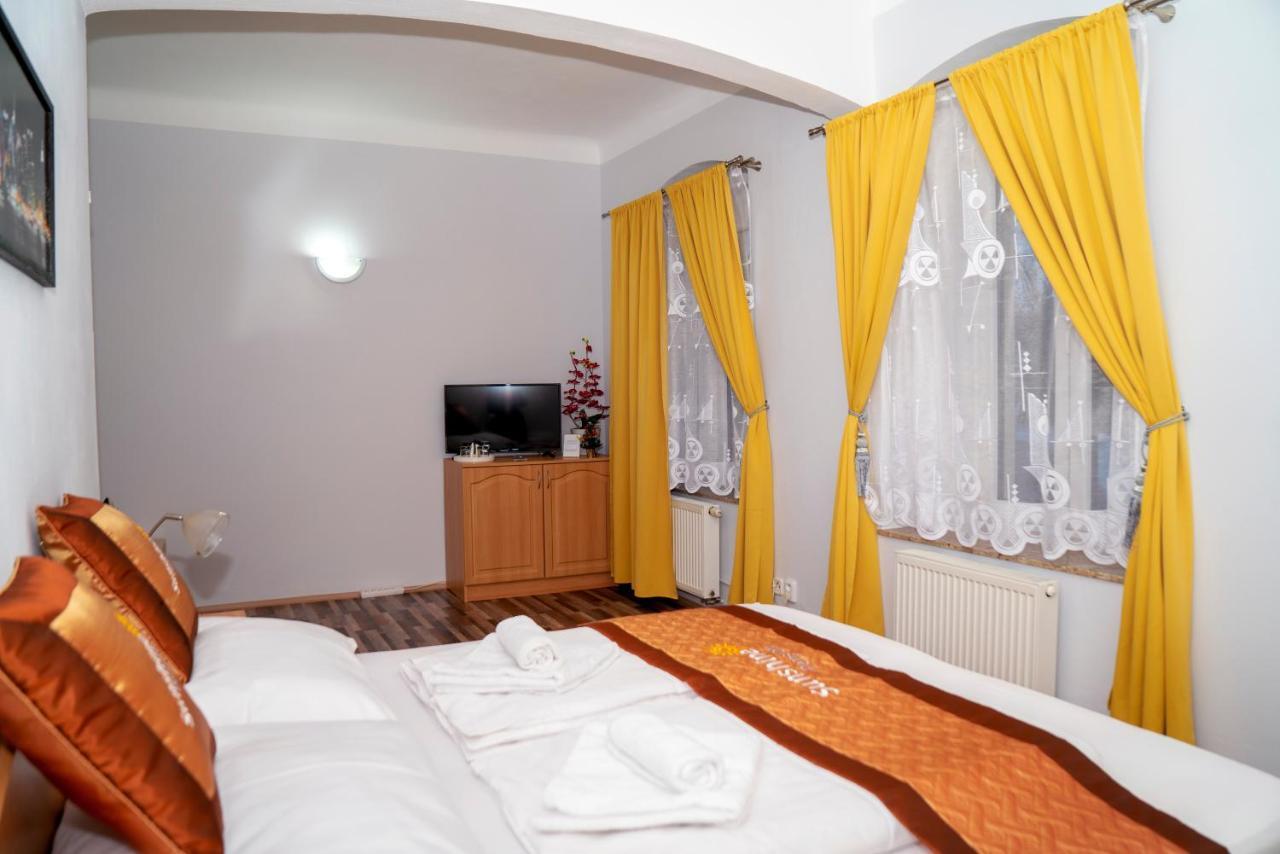 Sunshine Pension Karlovy Vary Ngoại thất bức ảnh