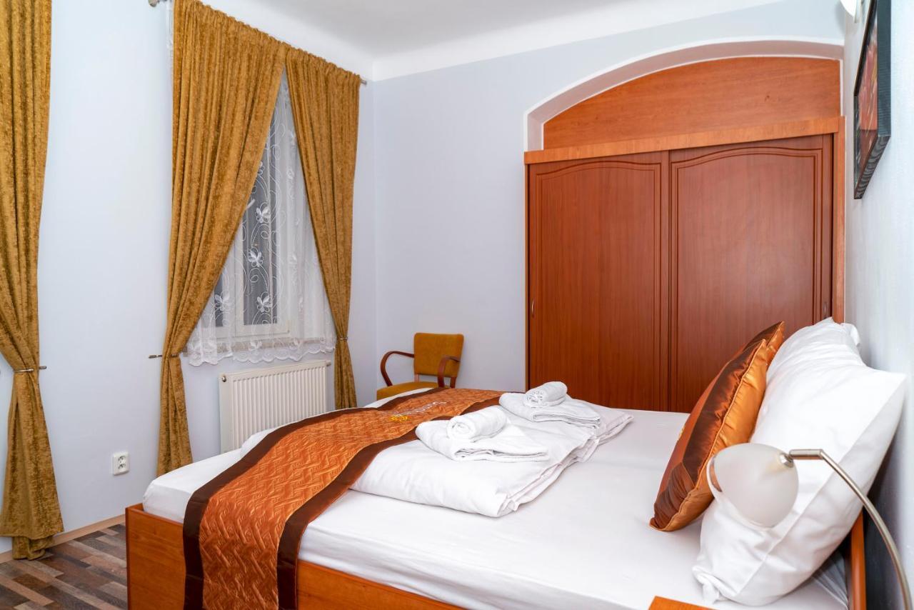 Sunshine Pension Karlovy Vary Ngoại thất bức ảnh