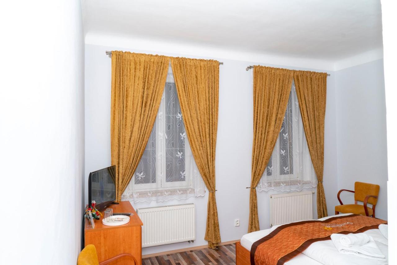 Sunshine Pension Karlovy Vary Ngoại thất bức ảnh
